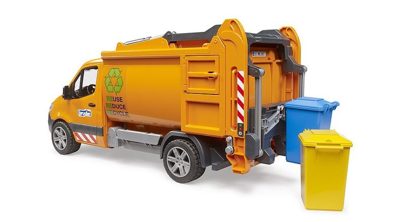 02682 MB Sprinter Garbage Service  w garbage cans