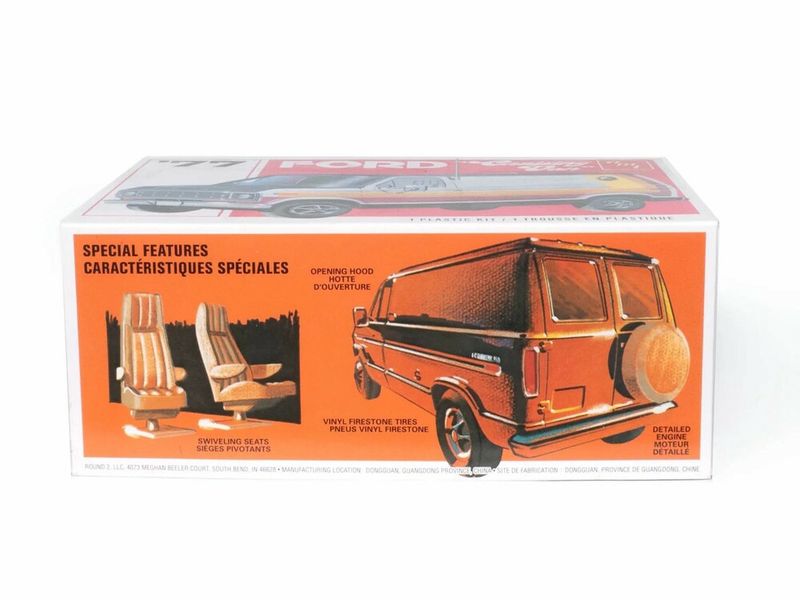 AMT1108 1:25 `77 Ford Cruising Van