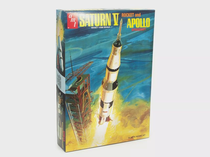 AMT1174 1:200 Saturn V Rocket