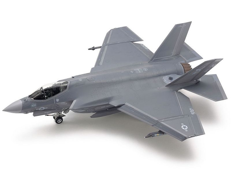 TAM61127 1:48 F-35C Lightning II