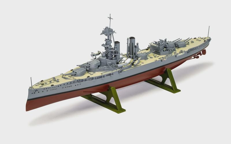 AIR04210V HMS IRON DUKE (1/600)