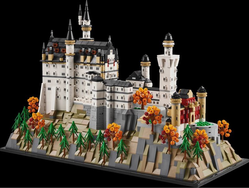 21063 Neuschwanstein Castle CS PK 1