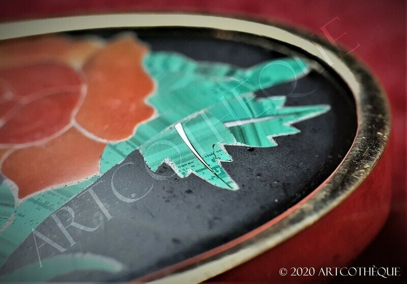 XXe. Broche en pietra dura, décor de fleurs, OR 18K, travail florentin