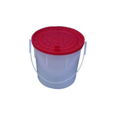 Challenge Plastic Bait Bucket 4 QT