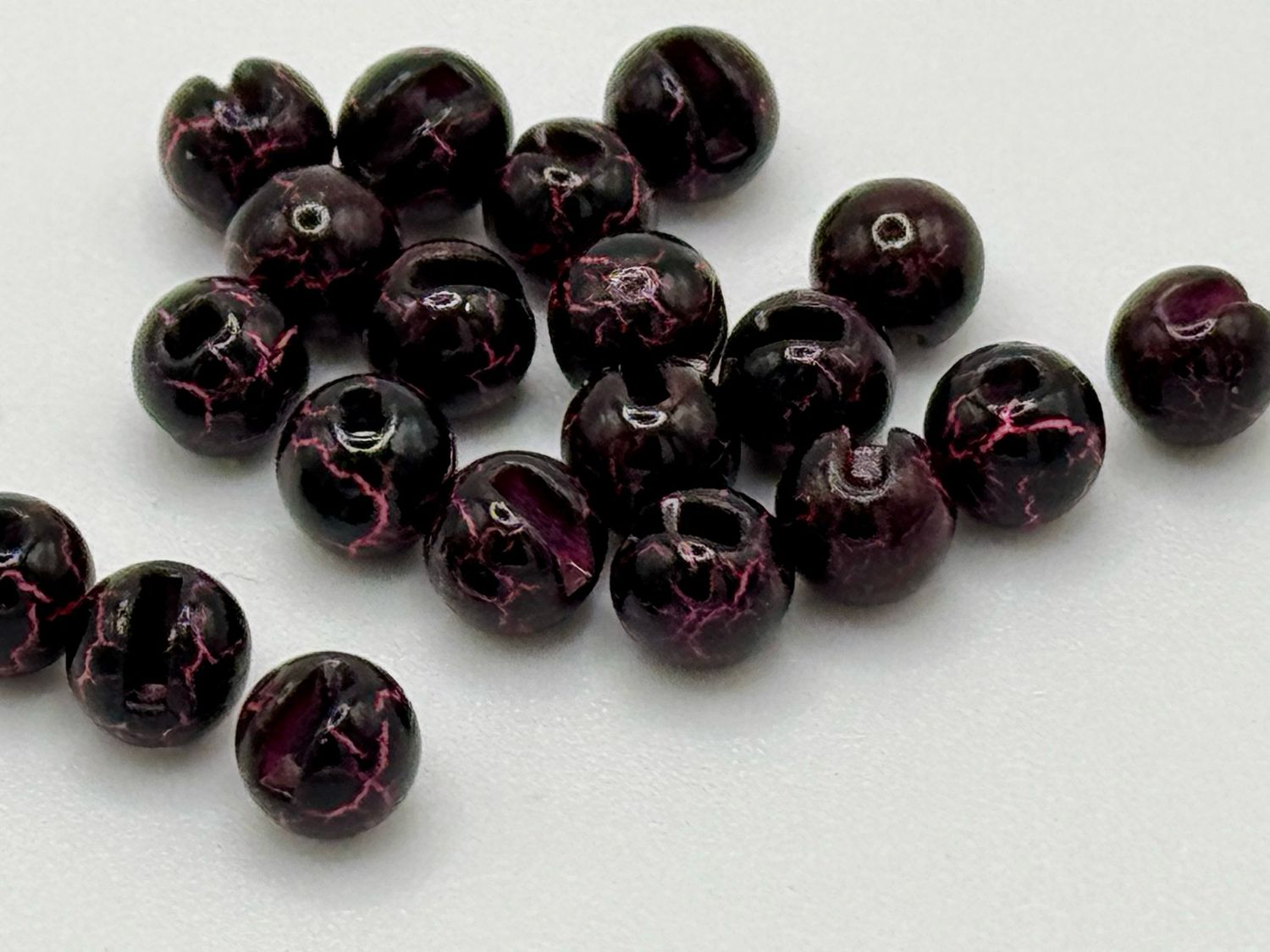 Tungsten Perlen - Crazy Color - Black/Fluo-Red 4,0mm