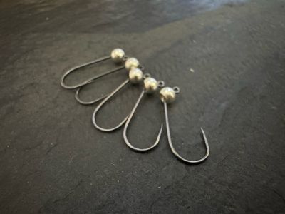 4er-Jig-Haken mit Tungsten - Silber 4er-Jig-Haken mit Tungsten - Silber