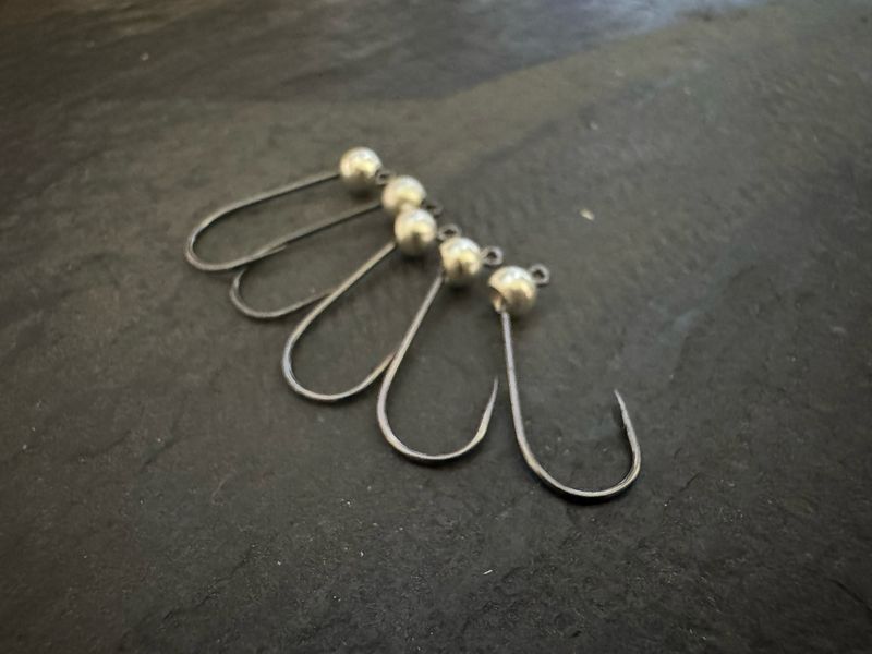 4er-Jig-Haken mit Tungsten - Silber