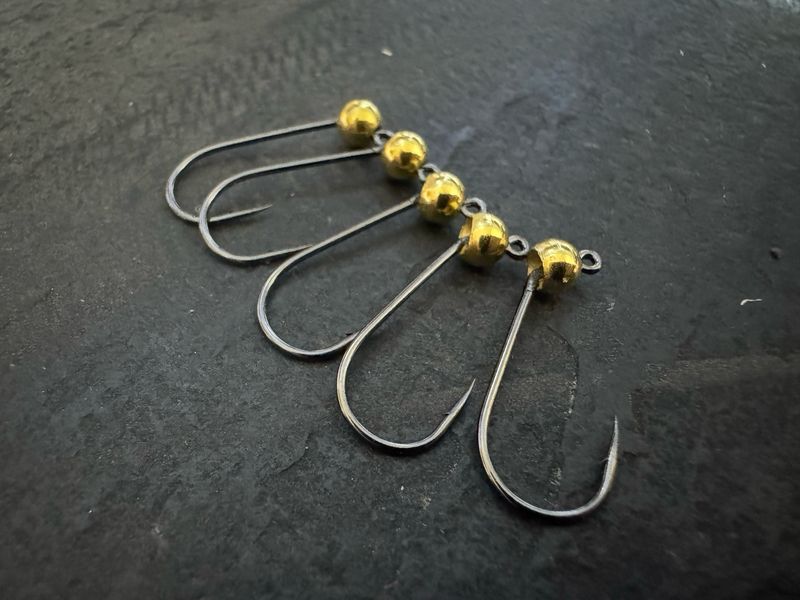 6er-Jig-Haken mit Tungsten - Gold