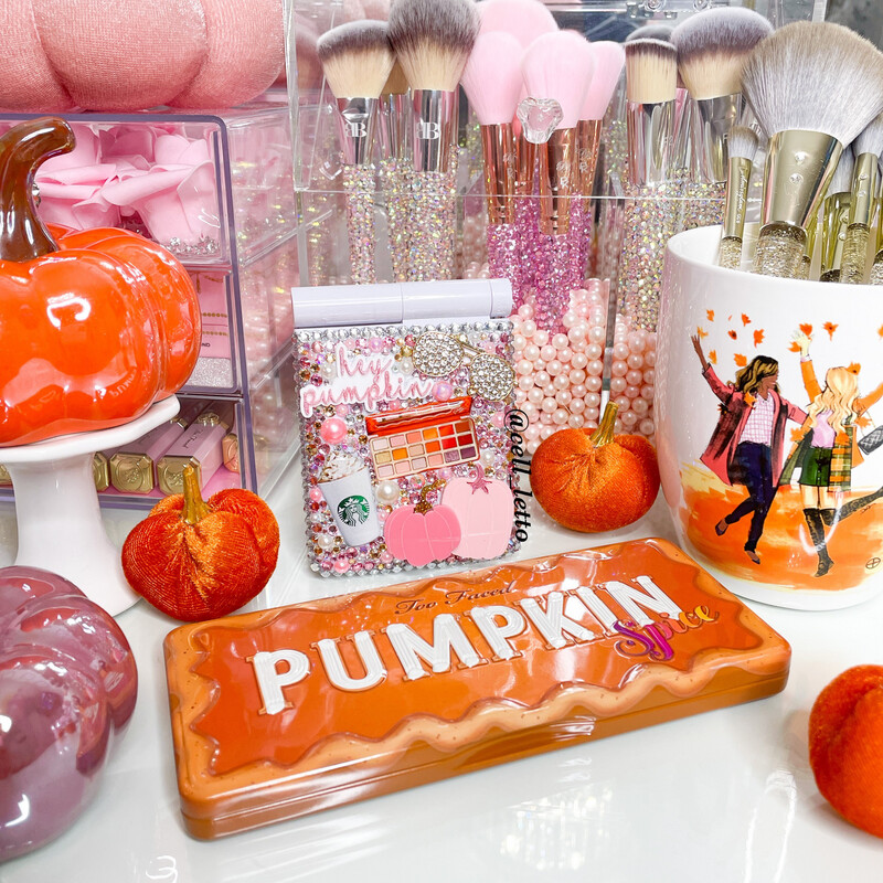 Hey Pumpkin! LED Compact Mirror