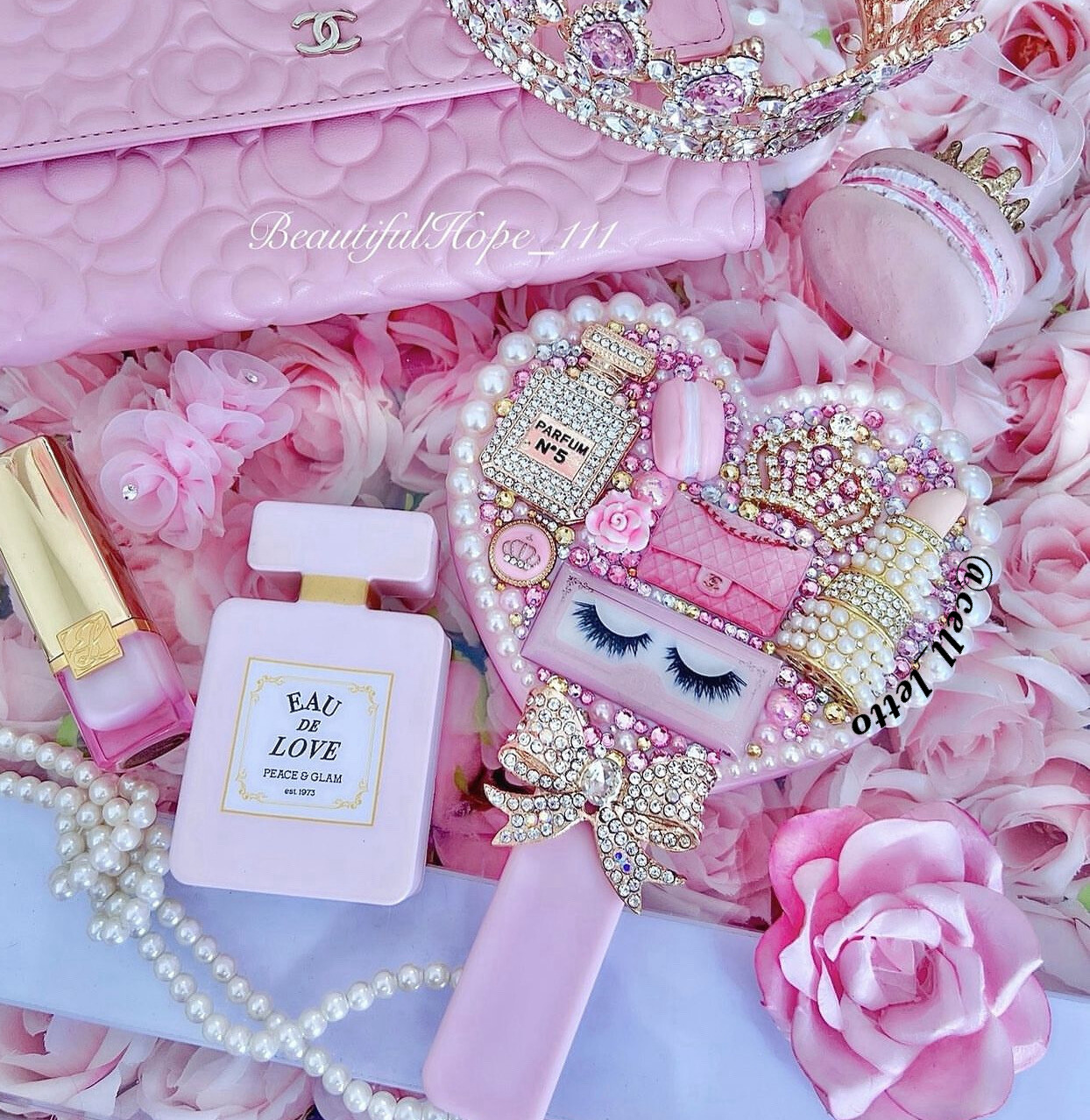 Charming Love Heart Hand Mirror