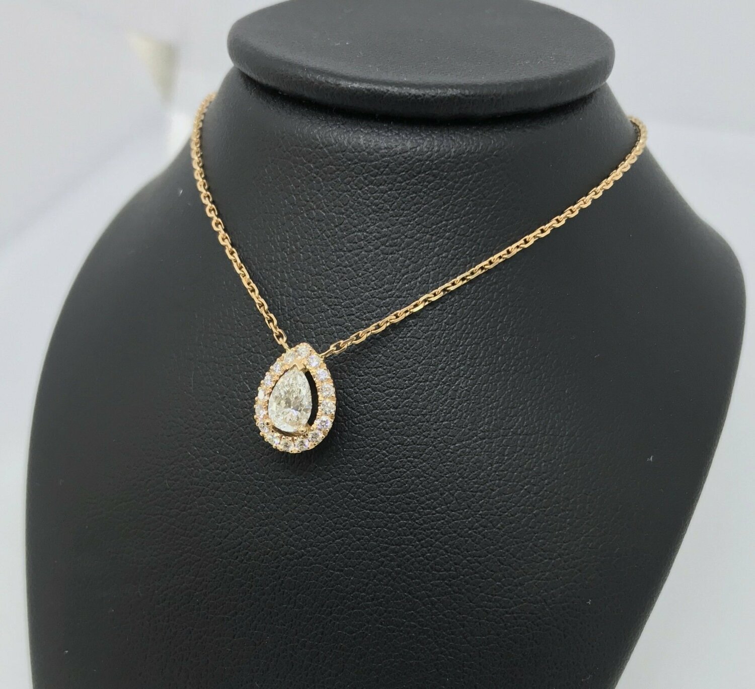 Pendentif diamant poire entourage