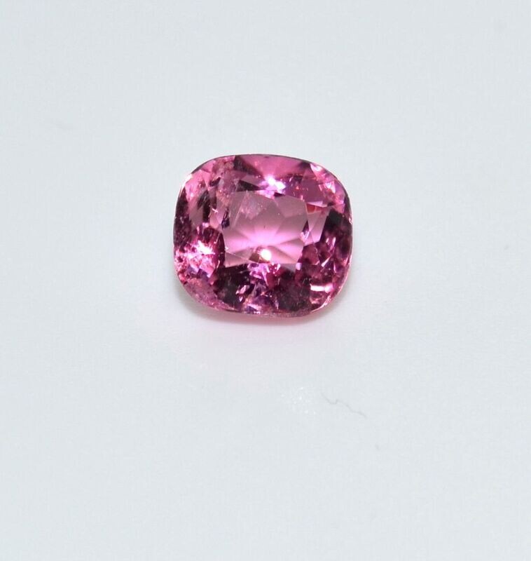 Tourmaline rose coussin