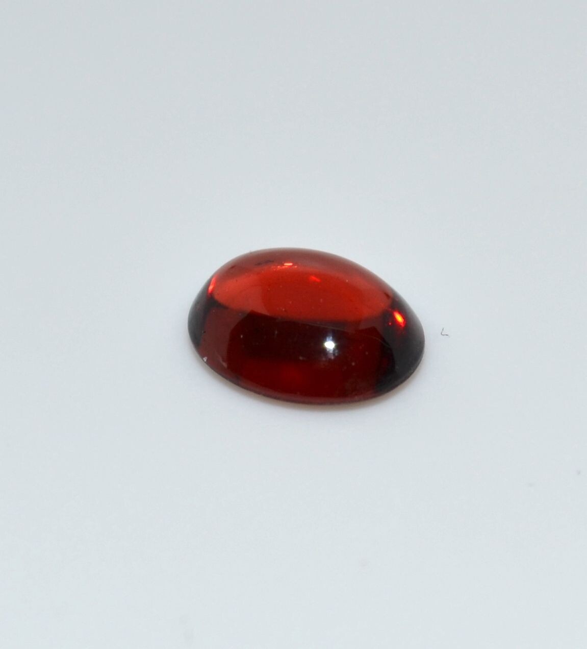 Grenat ovale cabochon