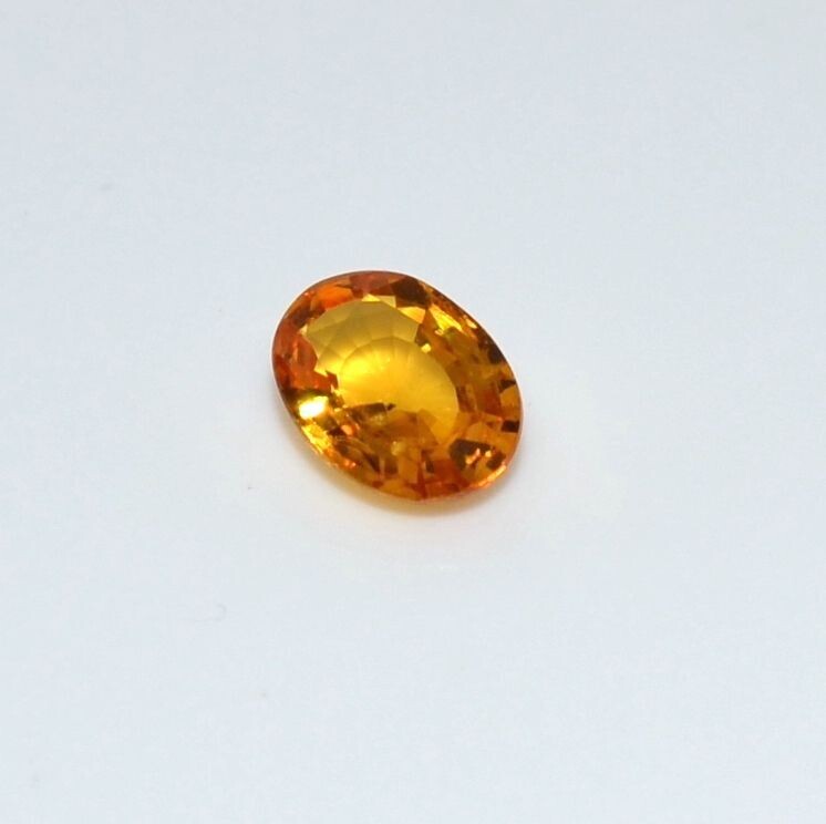 Saphir orange ovale