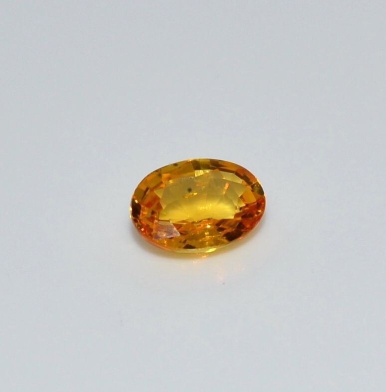 Saphir orange ovale