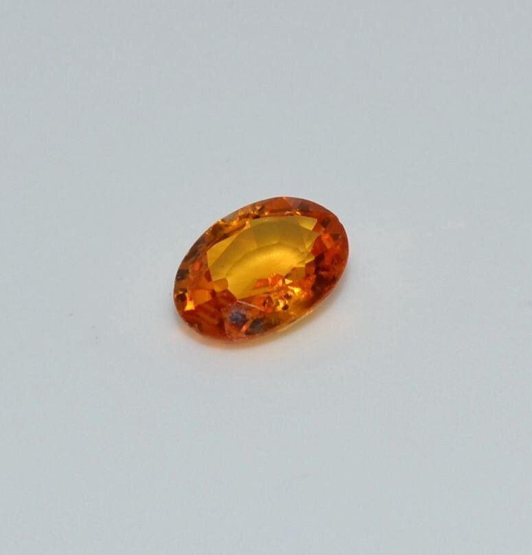 Saphir orange ovale
