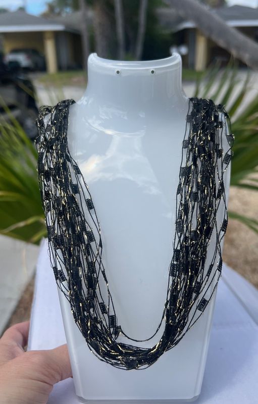 NixLuv - Ladder Yarn Necklace