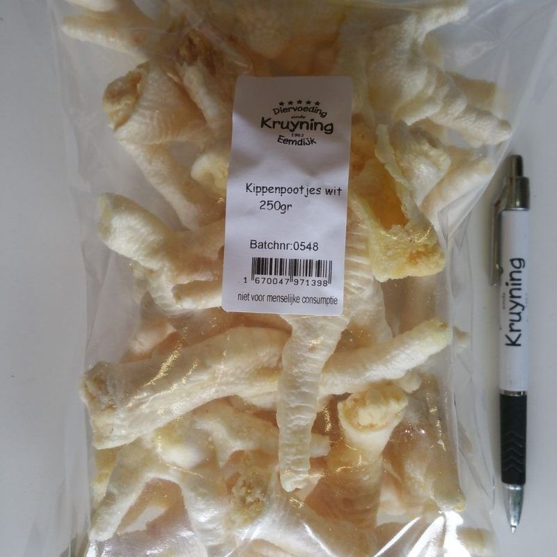 SALE. Kippenpootjes