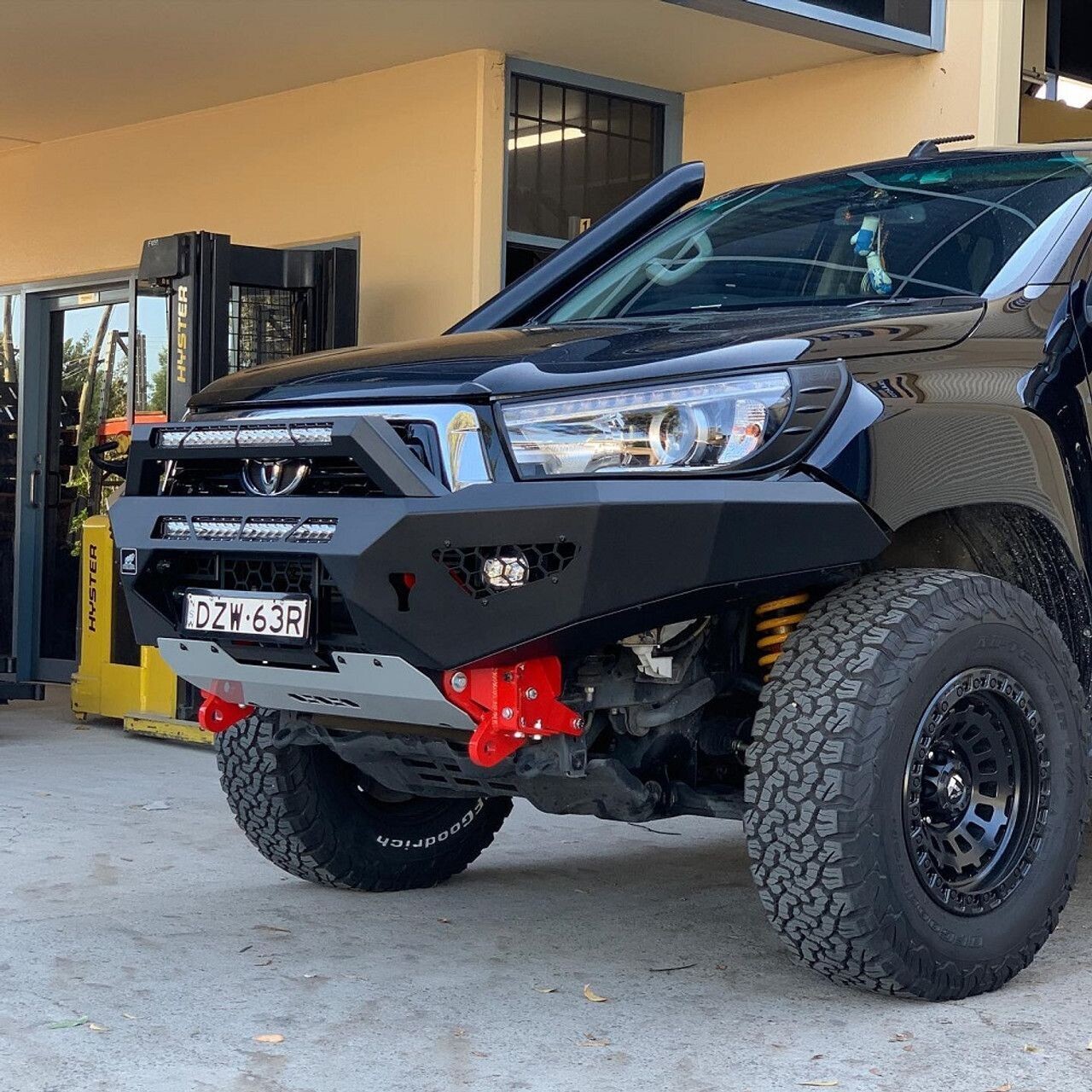 OFFROAD ANIMAL Predator Bull bar, Suitable for Toyota Hilux N80, 2015 2020 Matte Black