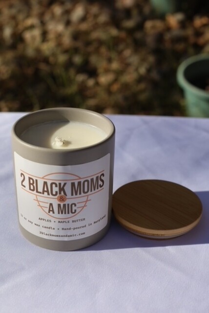 Apples and Maple Butter Candle (12 oz)