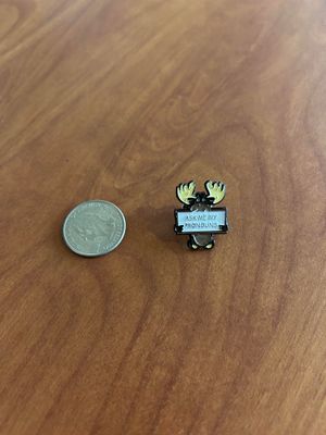 NEACURH Marty Pronoun Pin