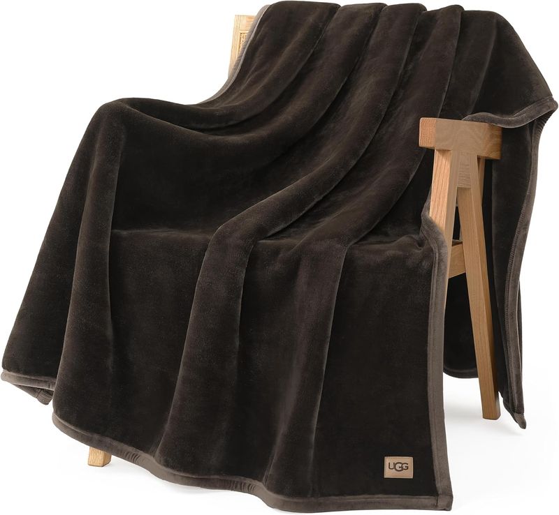 UGG 34245 - Fleece Coco Plush Throw Blanket, Root