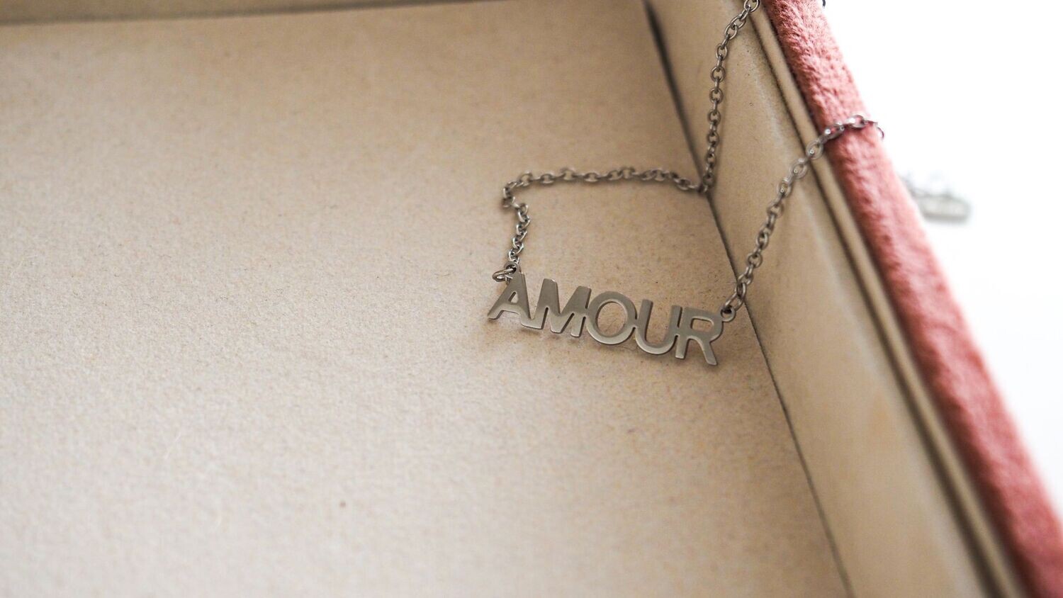 A comme Amour
