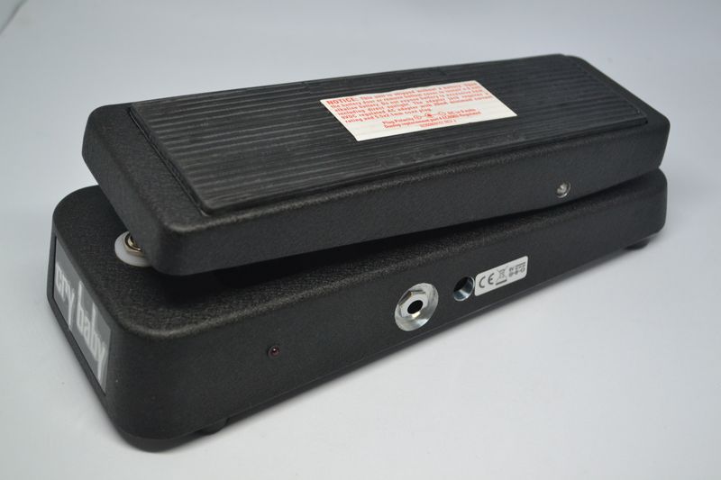 Crybaby neuve : True bypass, upgrade condos et Fasel