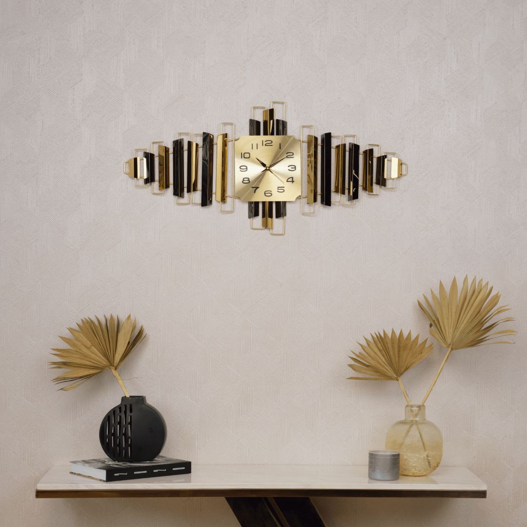 Luxurious Square timepiece watch 