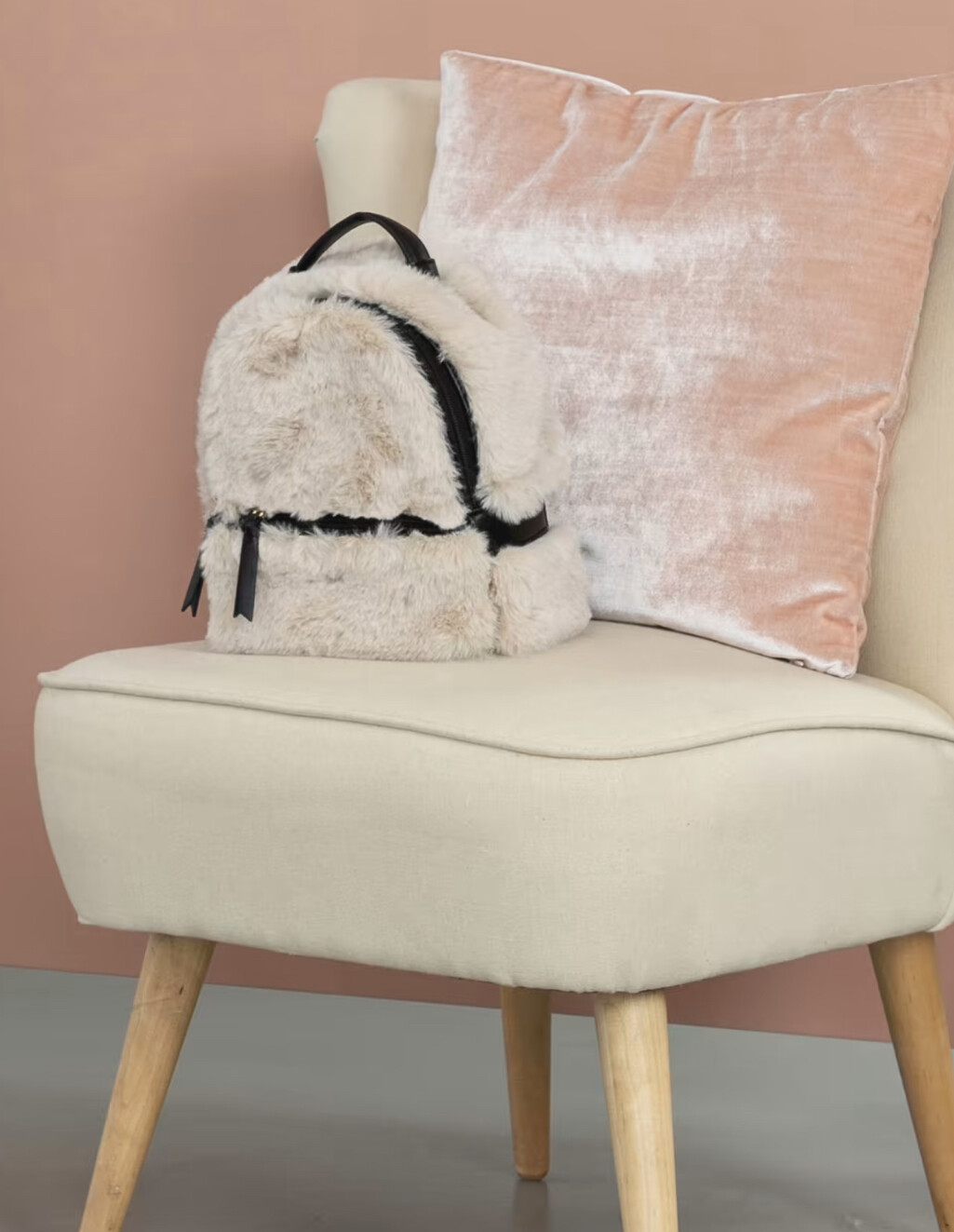 5995 Faux Fur Backpack Beige
