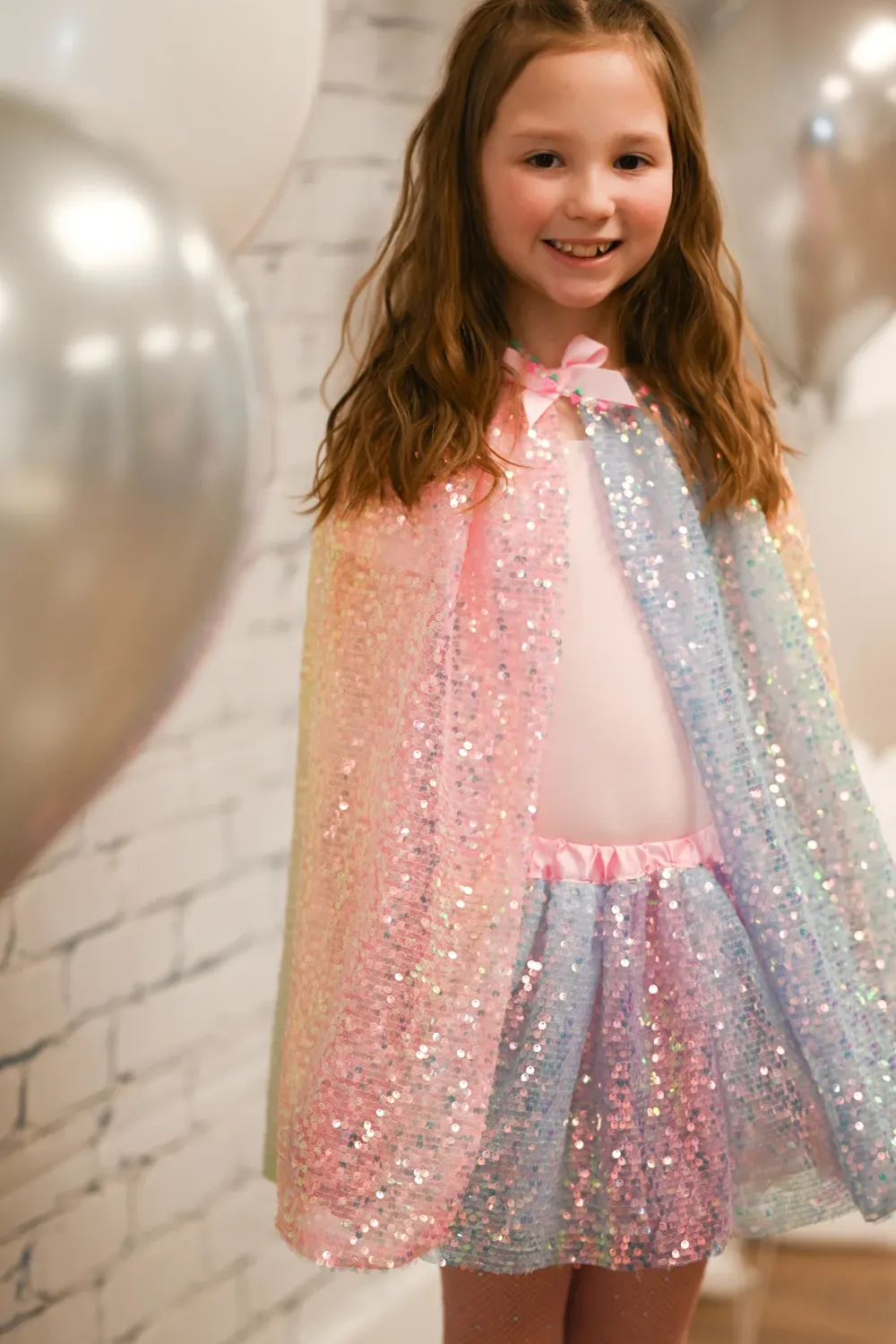 51125 Ombre Sequins Cape, 4/6
