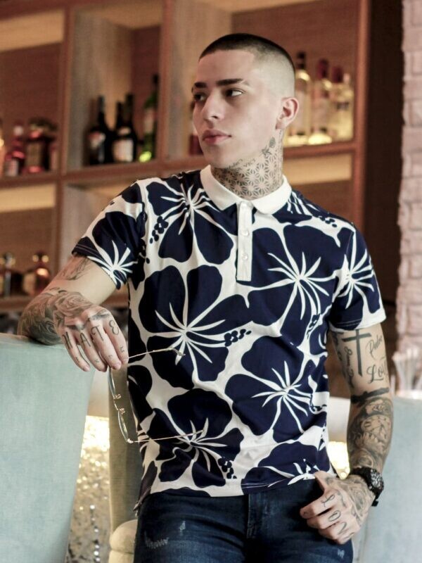 Camiseta Tipo polo estampada