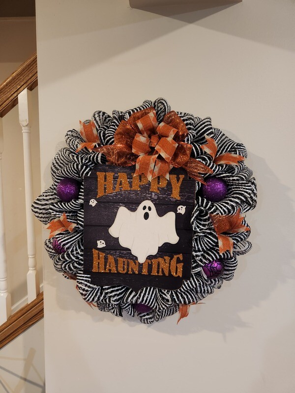 Happy Haunting Wreath
