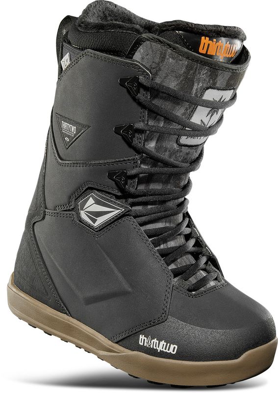 32 W&#39;s Lashed X Volcom 24/25