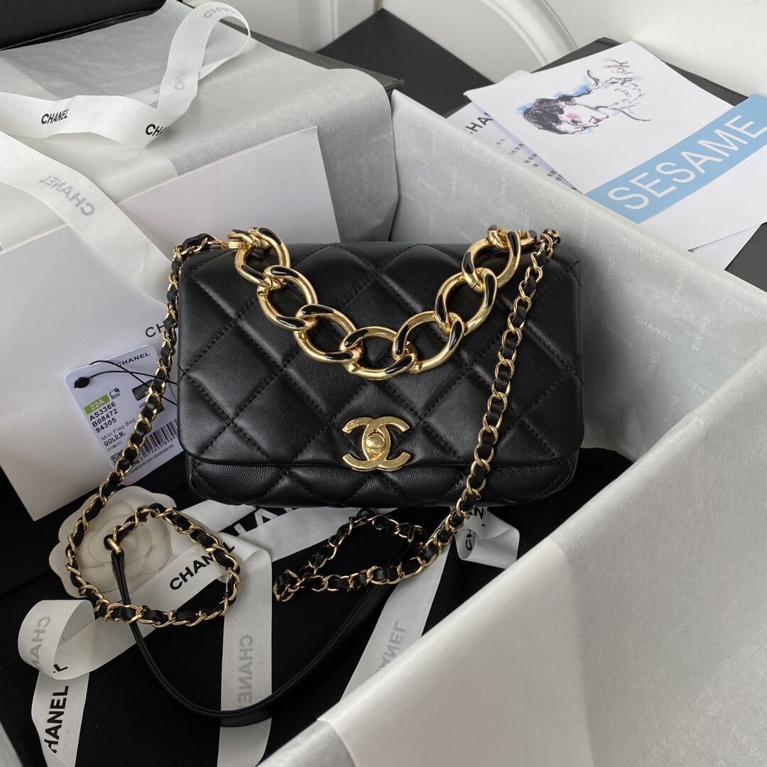 Chanel – 20cm – The Shugie Shop