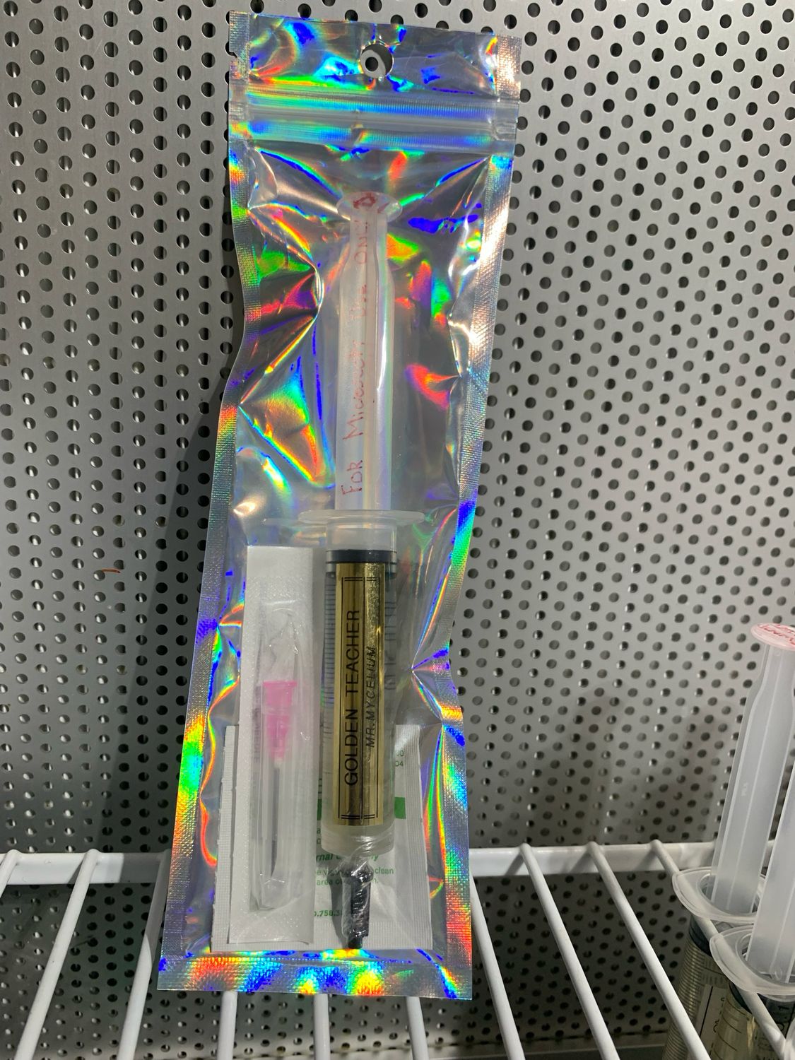 Golden Teacher Research Syringe