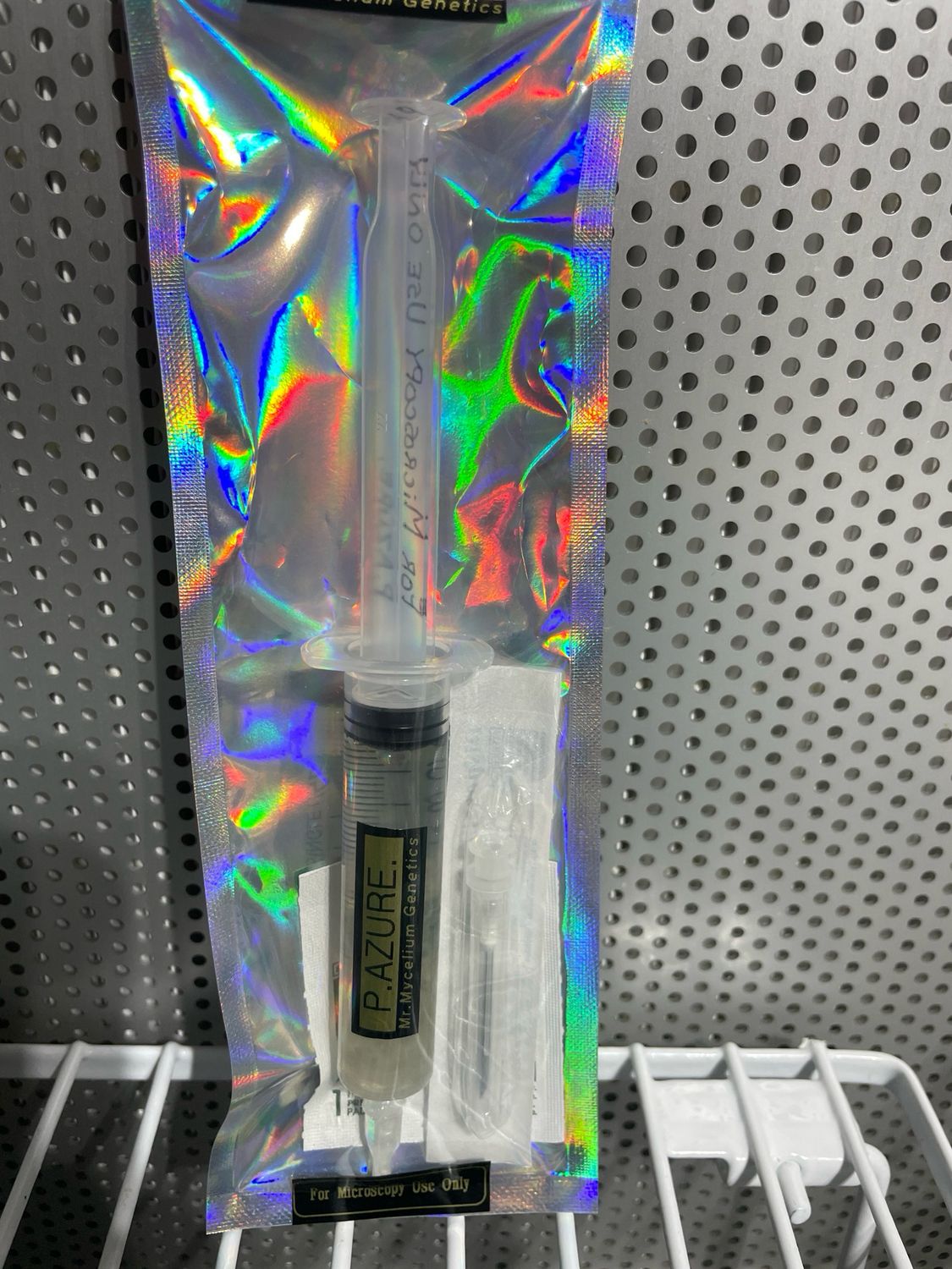 P. Azure. “Flying saucers”Research Syringe