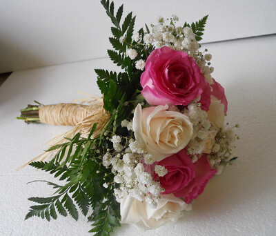 5 Roses in a Bouquet