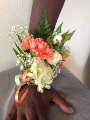 Wristlet - carnations