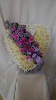 Wreath - Closed heart - 18"