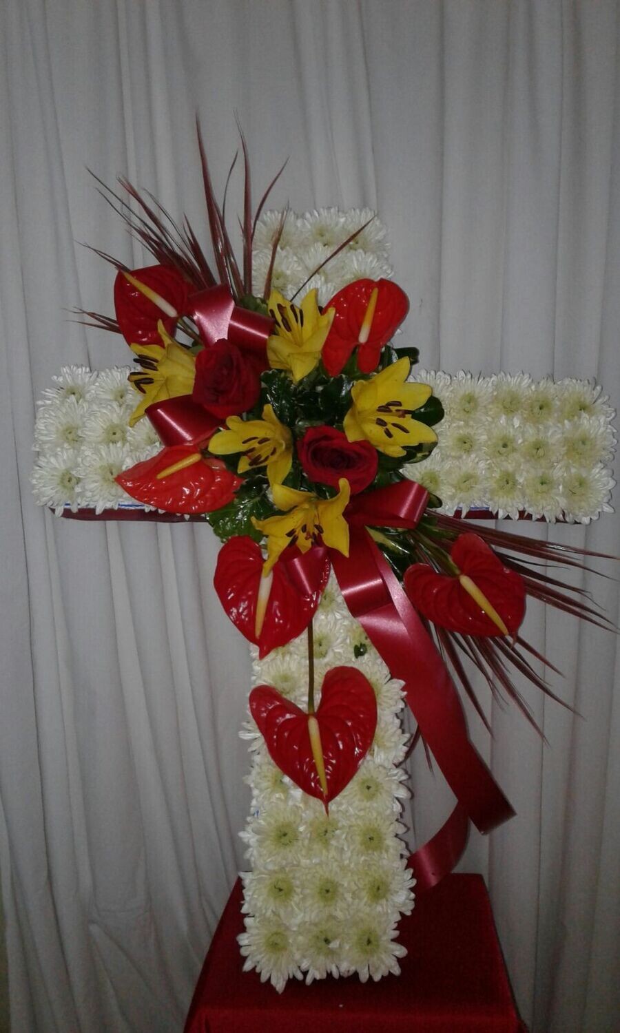 Cross wreath - 3'