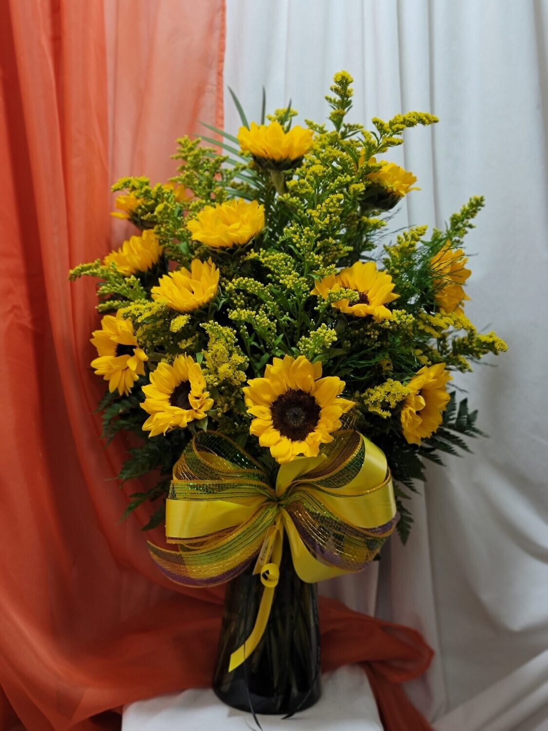 12 Sunflowers in a vase - Out of Stock
