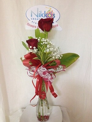 2 Roses in a Vase