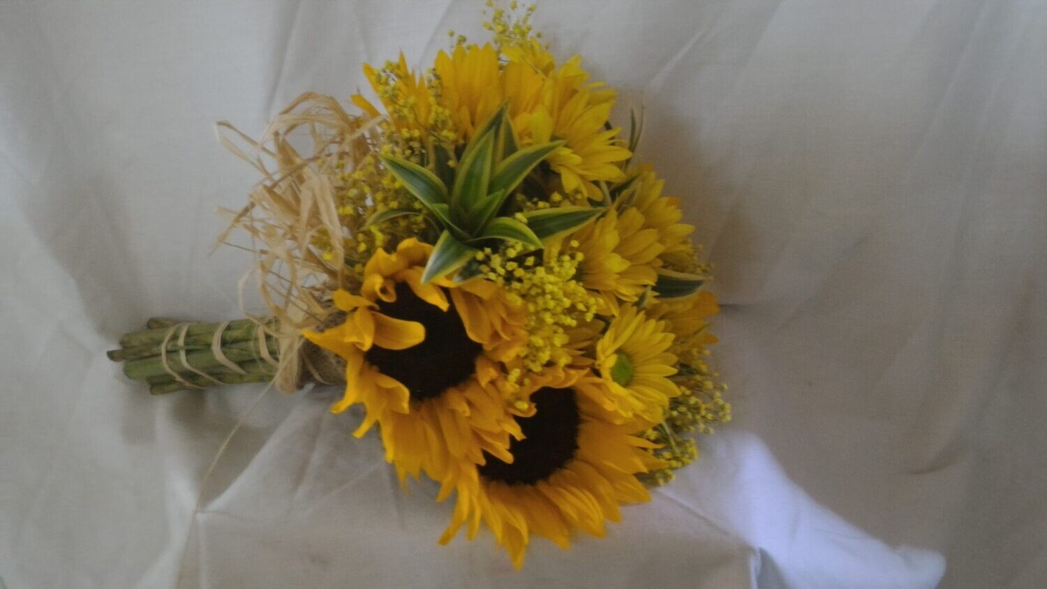 Mix cut flowers with Sun flower