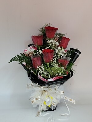 6 roses in a wrap