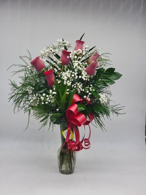 Valentines 6 Rose In Vase