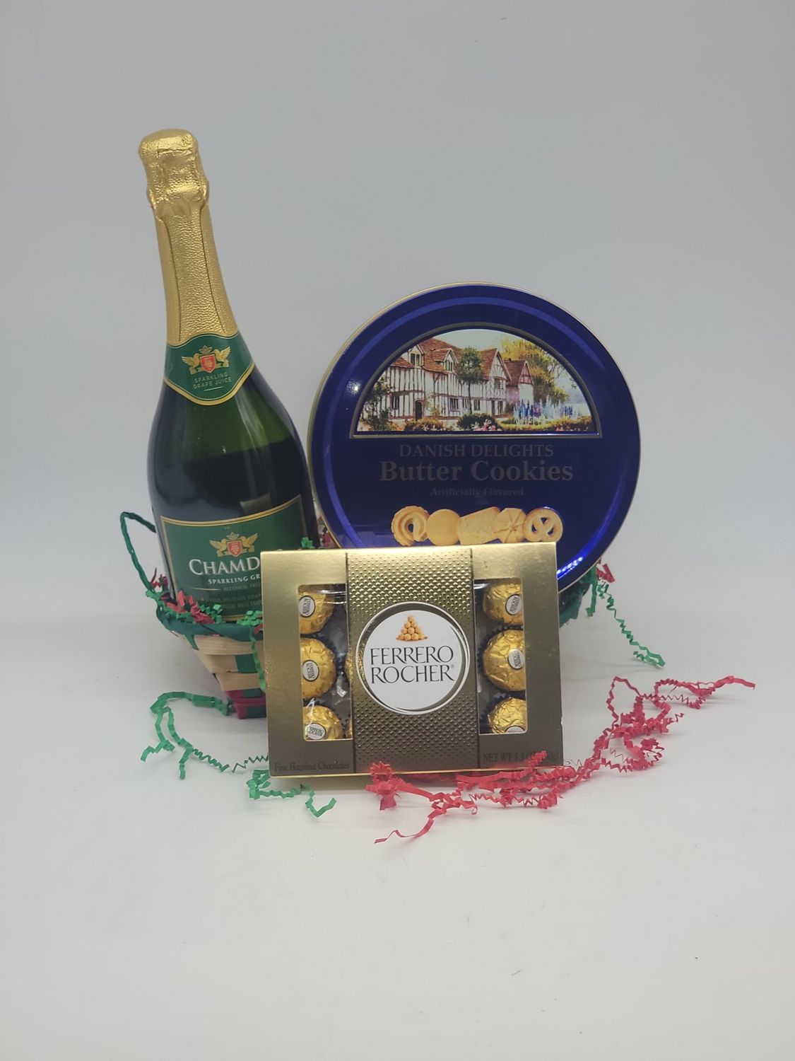 Ferrero Rocher Chocolate, Non alcoholic wine and Cookies