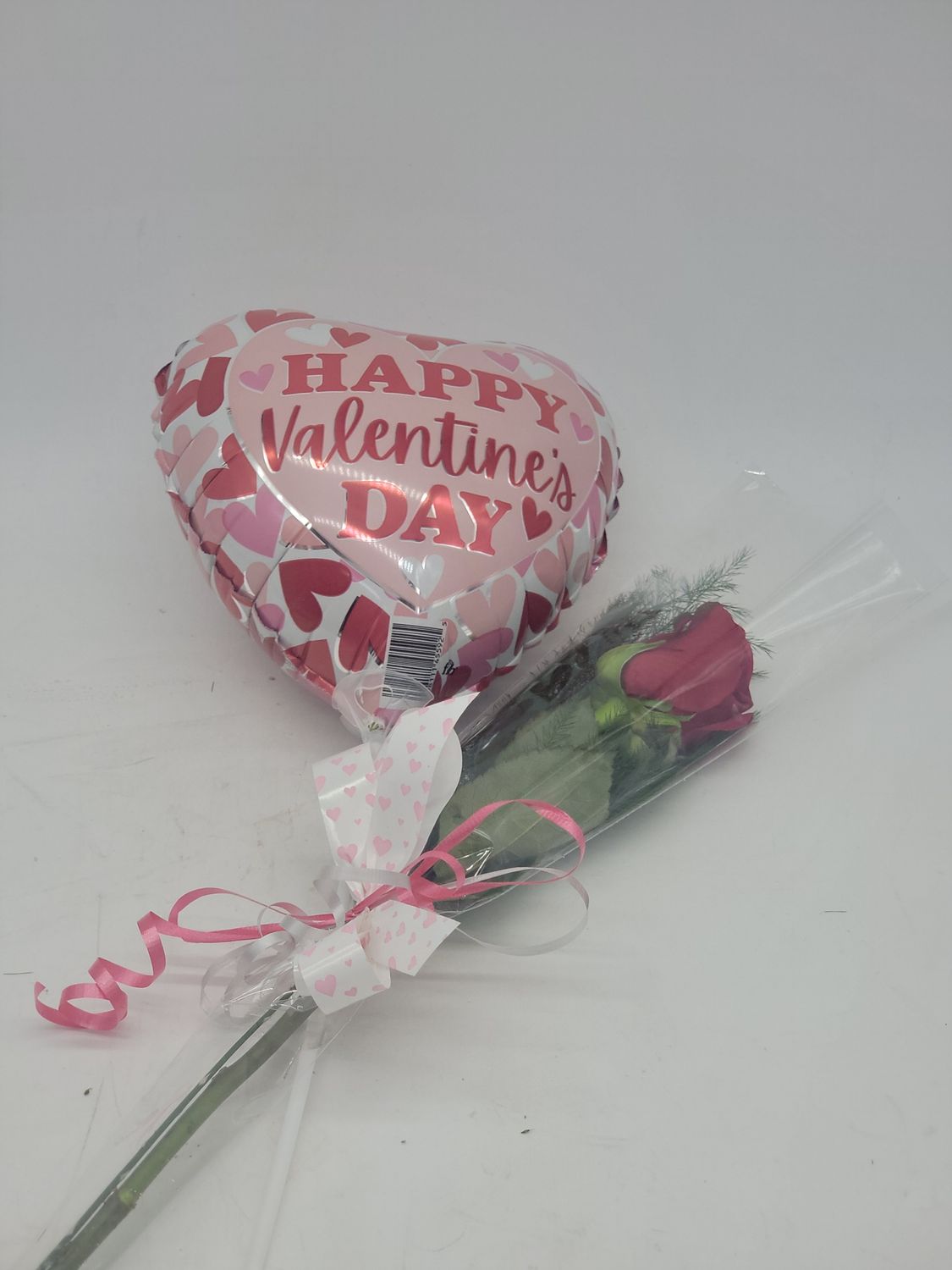 Valentine - 1 Rose in sleeve with a balloon