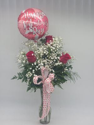 Valentines 3 roses in a vase with a balloon