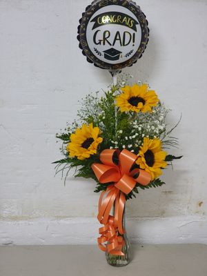 Sunflowers 3 in a vase with a balloon